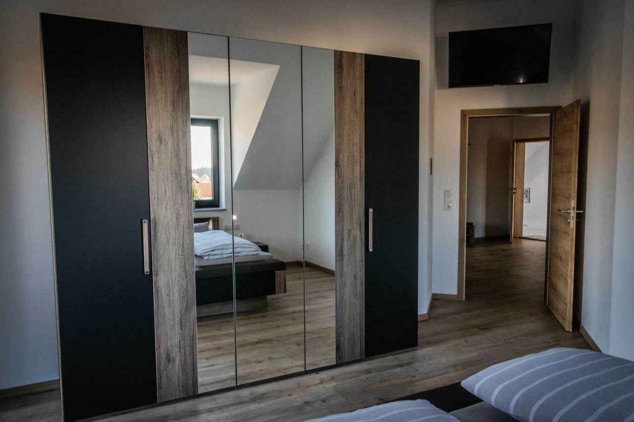 Landhaus Ferienwohnungen Mit Pool Und Wellness Neukirchen-Balbini Екстер'єр фото