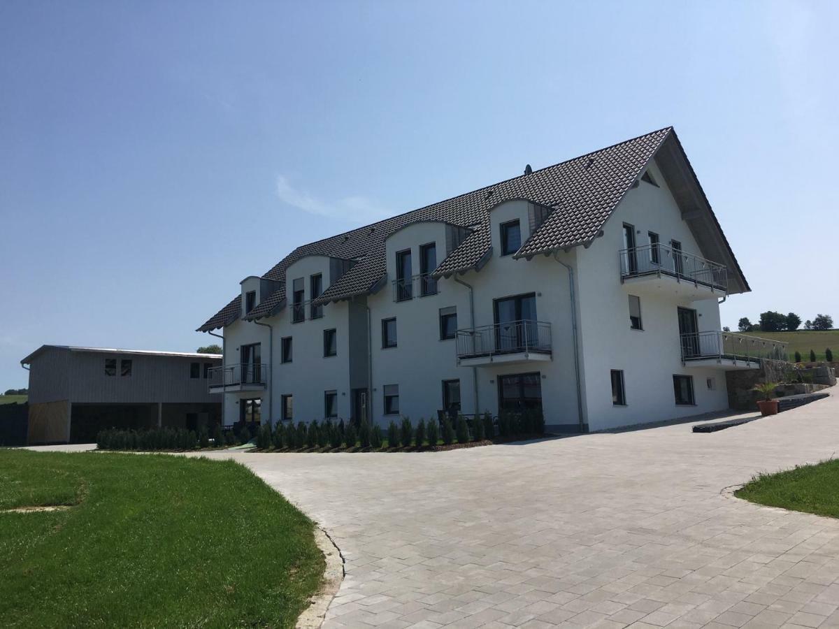 Landhaus Ferienwohnungen Mit Pool Und Wellness Neukirchen-Balbini Екстер'єр фото